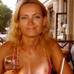 Ellie - Cougar nue à Perroy Profil de Ellie, 39 ans, Cougar nue à Perroy (Vaud)